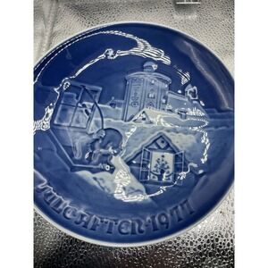 ROYAL COPENHAGEN 1977 "Copenhagen Christmas" Denmark Christmas 7"  Plate